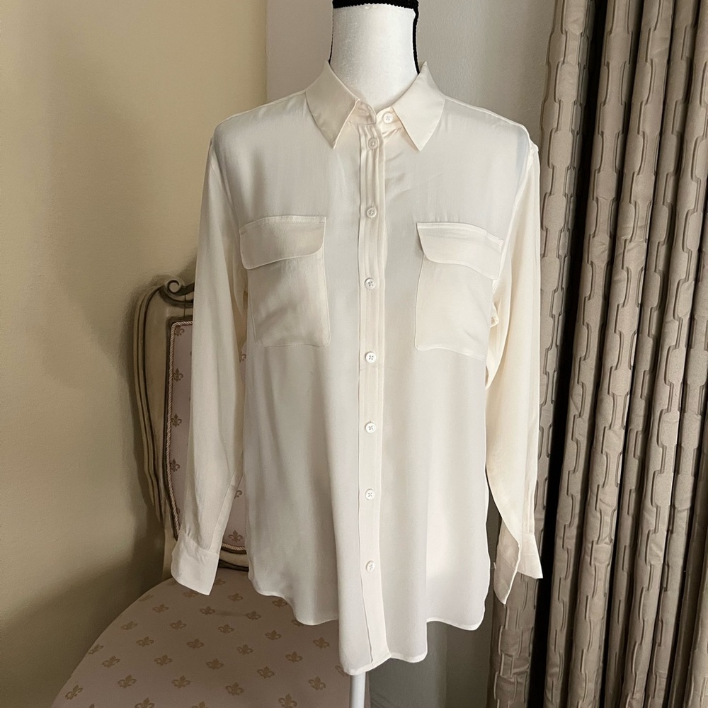 Equipment 100% Silk Button Down Long Sleeve Cream Color Blouse. Size Small